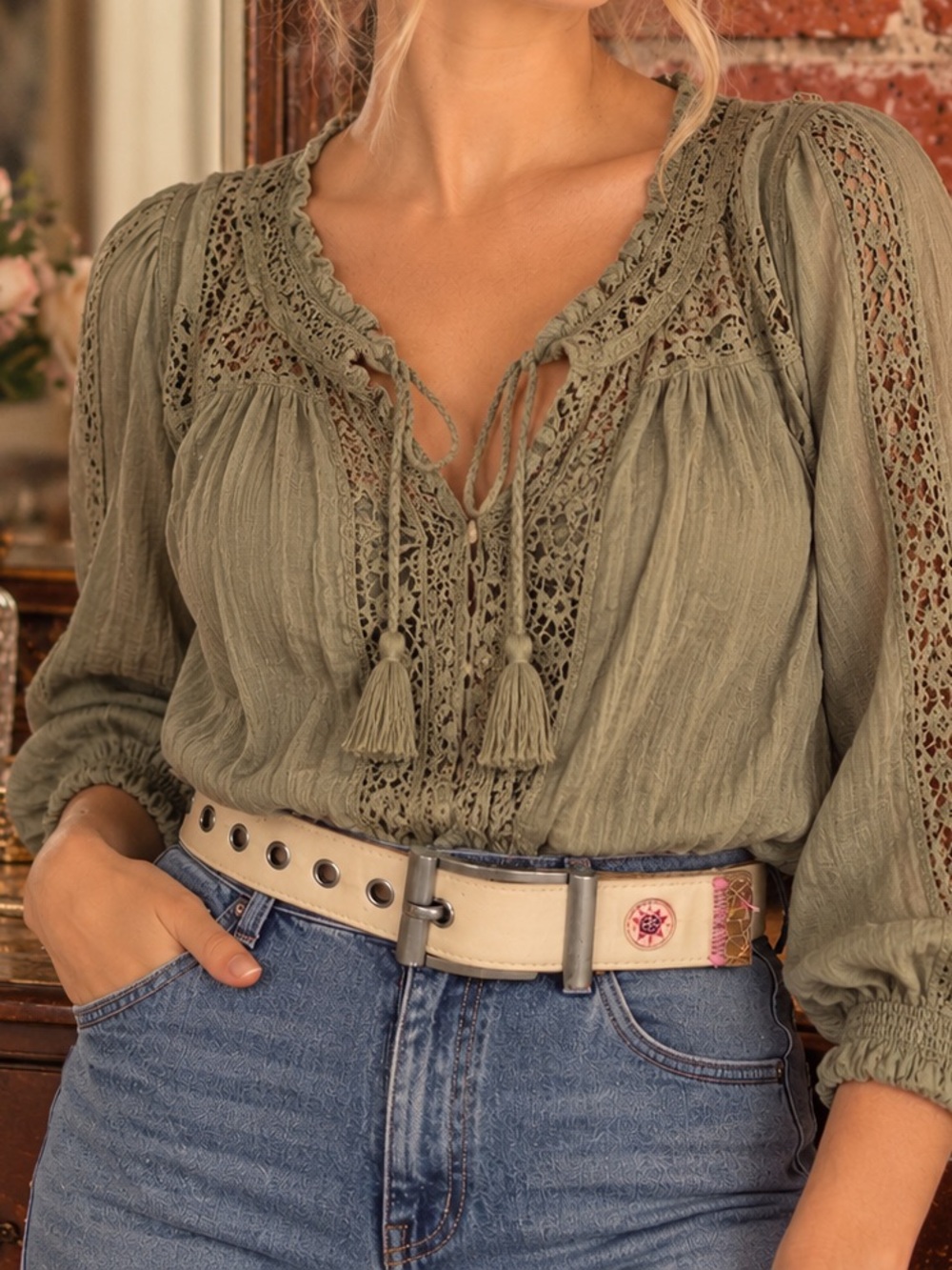 Vintage Y2K Ed Hardy Cream
Canvas and Leather Belt